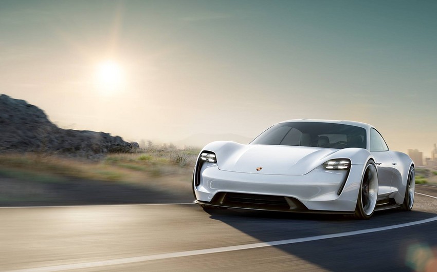 Porsche provides all-electric glimpse of supercars - VIDEO