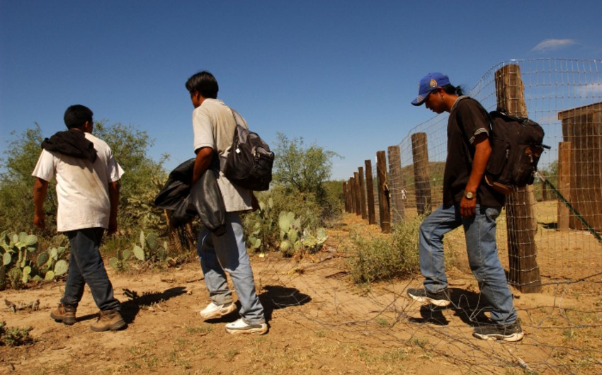 ABŞ-Meksika sərhədində 2 mindən artıq miqrant toplaşıb