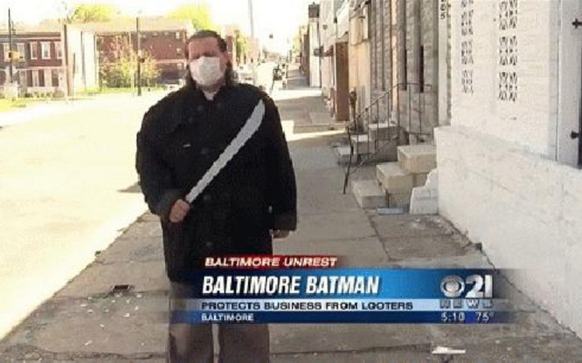 В американском Балтиморе появился свой Бэтмен с мачете