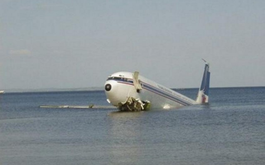 Самолет ВМФ Индии потерпел крушение в море