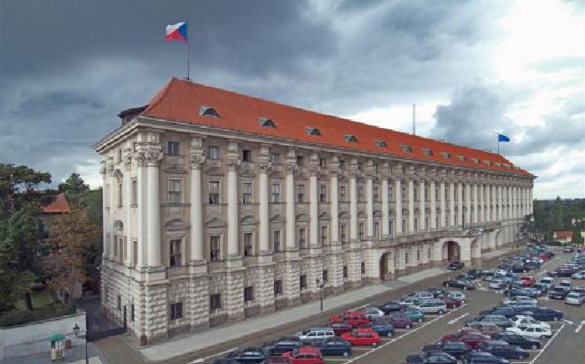 Чехия может закрыть 45 диппредставительств по всему миру