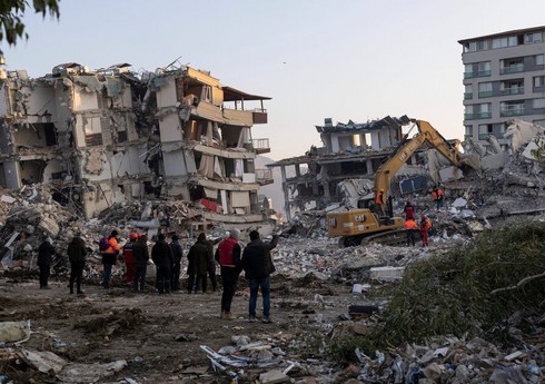 В Турции под руинами найдены тела 4 азербайджанских студентов