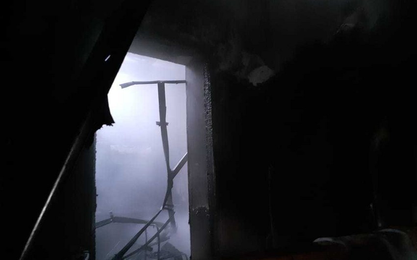 В Агсу сгорел частный дом