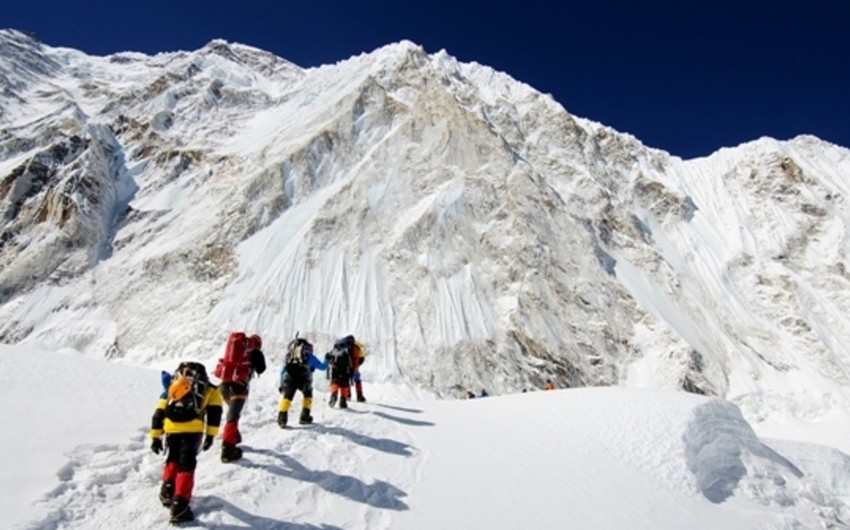 Everest dağında 4 alpinistin meyiti tapılıb