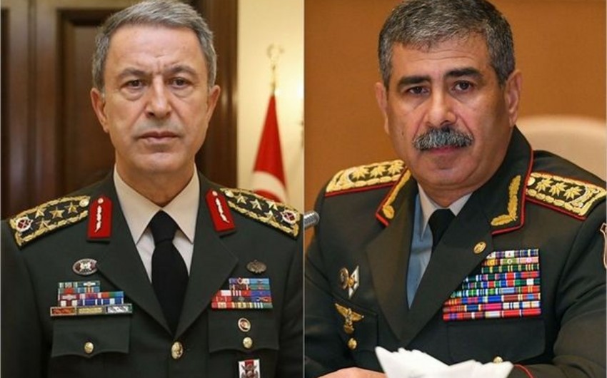 Министр обороны Азербайджана выразил соболезнования турецкому коллеге 