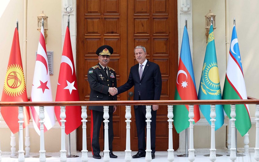 Azerbaijani, Turkish defense ministers hold meeting