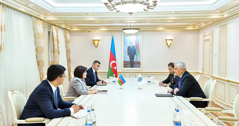 Speaker of Azerbaijani Parliament meets with ECO Secretary-General 