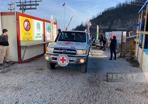 ICRC vehicles freely move through Khankandi-Lachin road