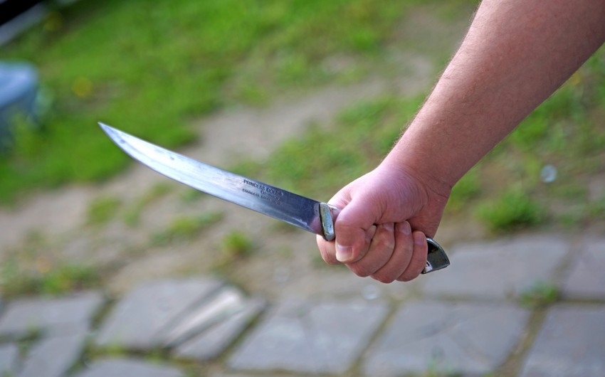 В Нафталане убили женщину и ударили ножом девушку 