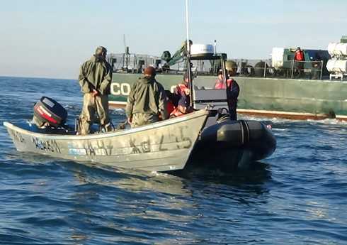 В Астаре спасли тонущих в море рыбаков