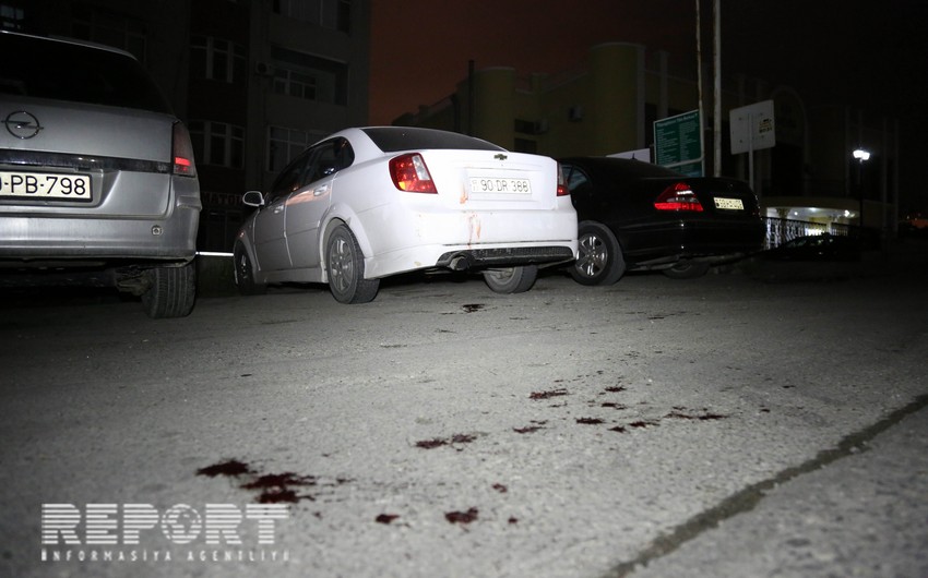В Баку произошла драка перед центром здоровья, двум людям нанесены ножевые ранения - ФОТО - ВИДЕО