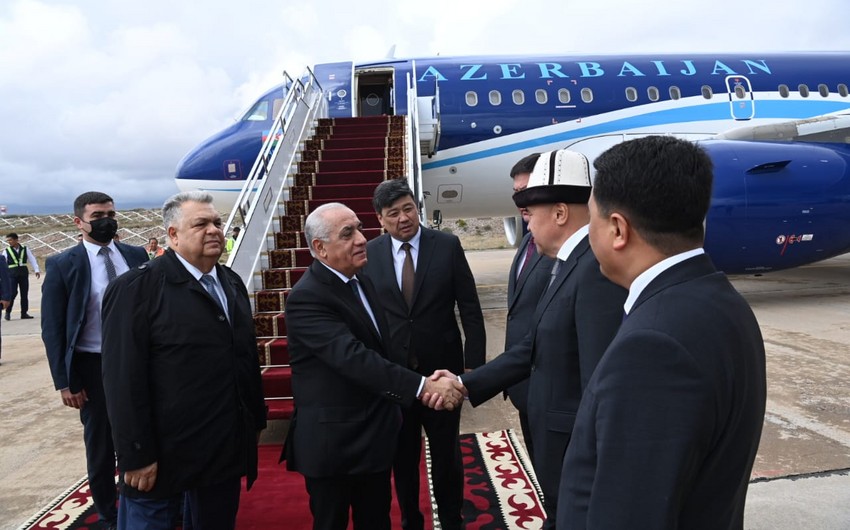 Azerbaijani PM arrives in Kyrgyzstan
