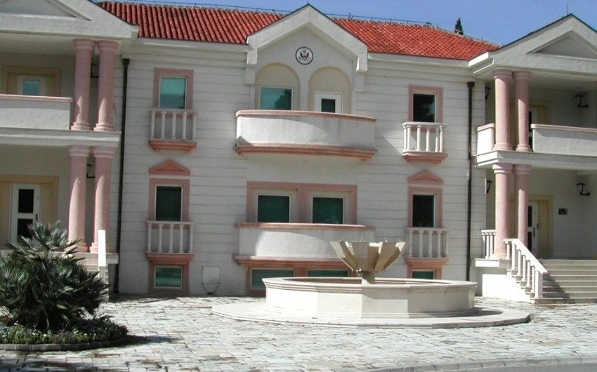 На здание посольства США в Черногории совершено нападение