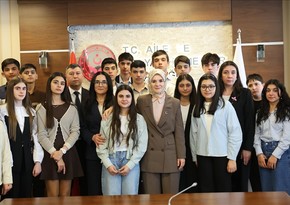 Türkiyənin ailə və sosial xidmətlər naziri Azərbaycandan olan şəhid övladları ilə görüşüb - YENİLƏNİB