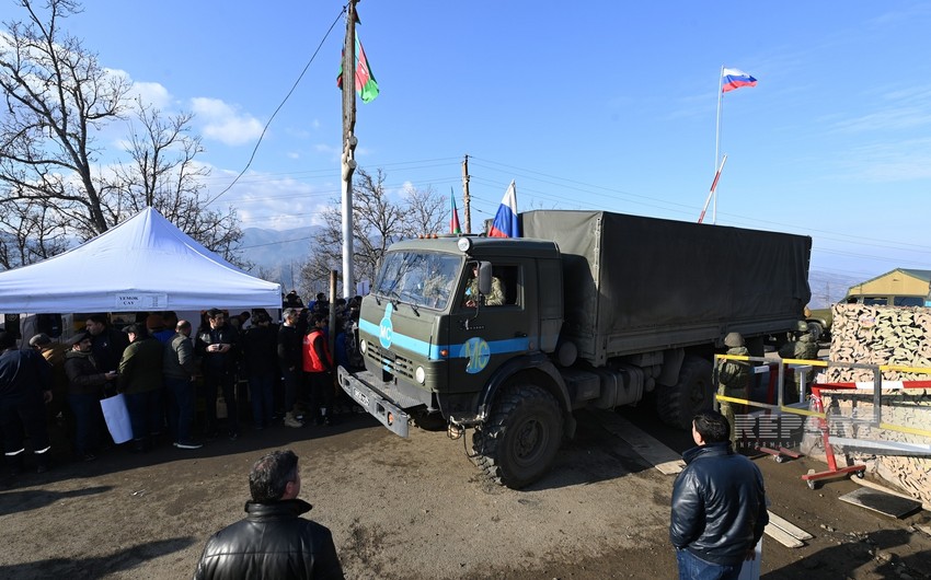 Peacekeepers' supply vehicles pass freely along Shusha-Khankandi road again 