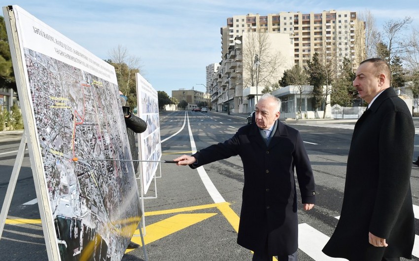 President Ilham Aliyev reviewed roads in Khatai district after reconstruction