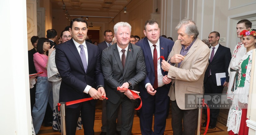 В Баку открылась выставка белорусских художников