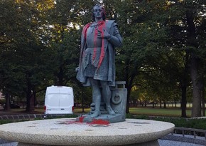 Chicago removes Christopher Columbus statues