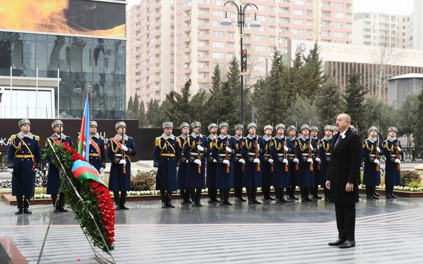 Ильхам Алиев и Мехрибан Алиева посетили мемориал памяти жертв Ходжалинского геноцида