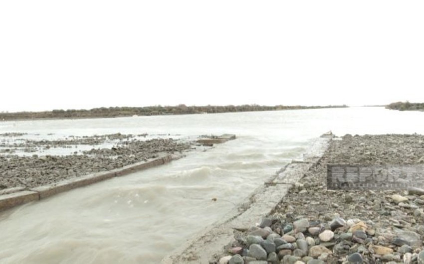 Dam collapses in Bala Kura delta in Azerbaijan's Neftchala