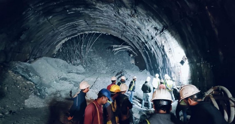 В Индии спасли 14 человек, заблокированных в шахте