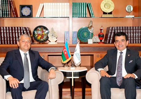 Спецпредставитель президента Азербайджана встретился с гендиректором ИСЕСКО