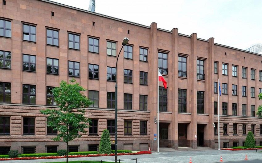 Polşa öz vətəndaşlarını Yaxın Şərqi tərk etməyə çağırır