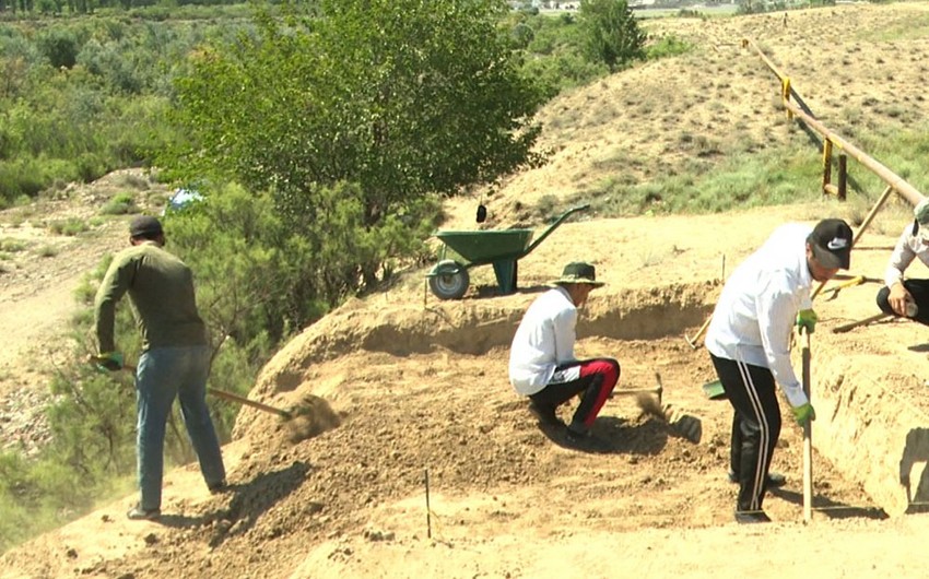 Naxçıvanda antik dövrə aid qəbir abidəsi və keramika nümunələri aşkarlanıb