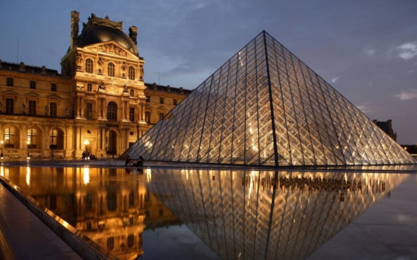 Произведения искусства и святыни из собора Парижской Богоматери разместят в Лувре