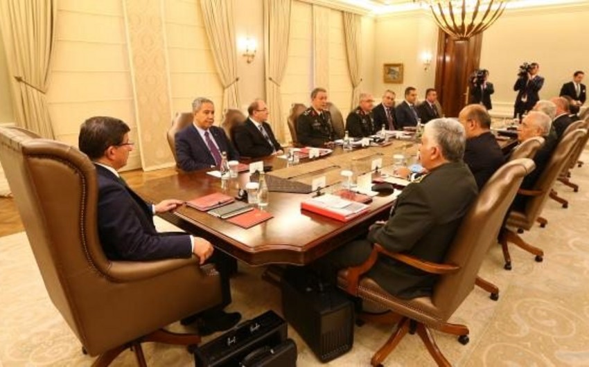 Премьер Турции провел чрезвычайное совещание по вопросам безопасности