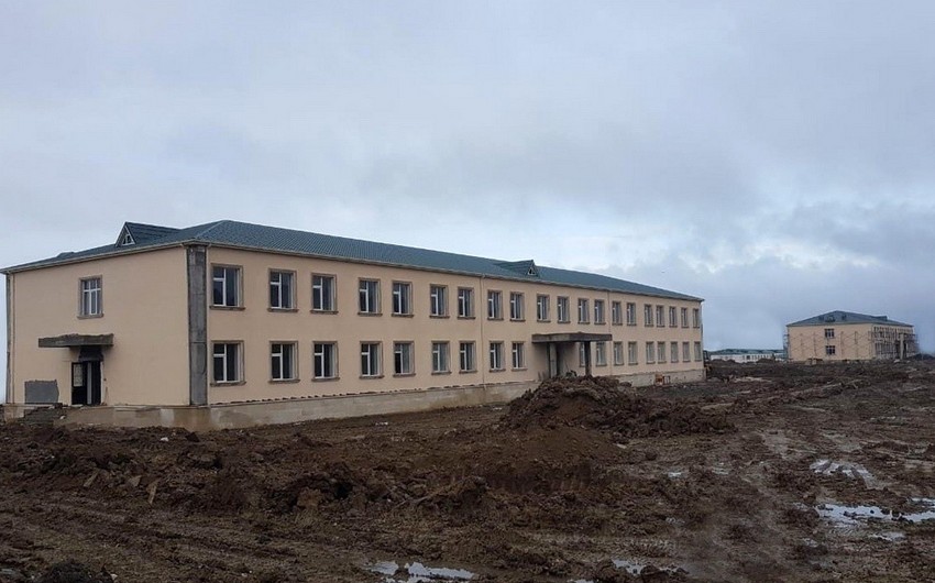 Закир Гасанов осмотрел военные объекты, на которых завершаются строительные работы