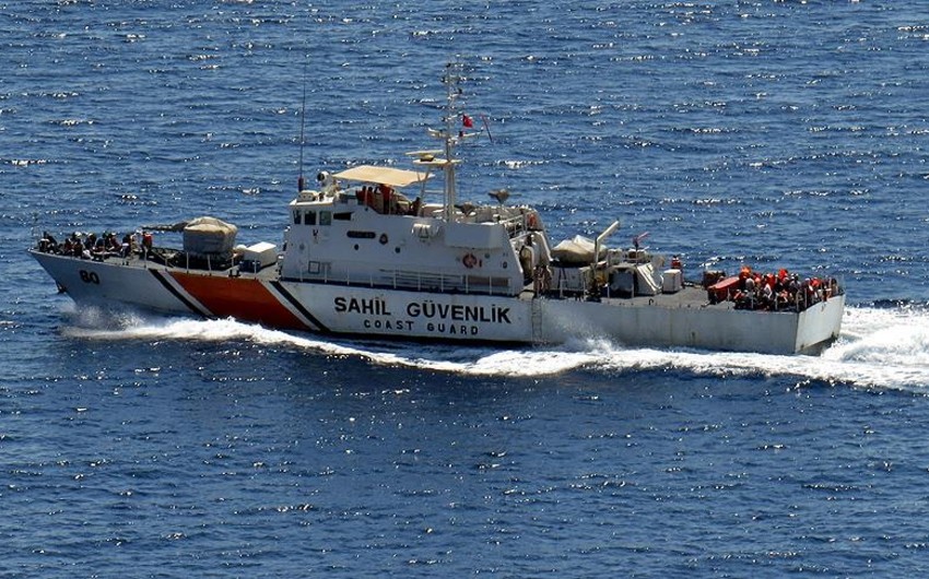 14 человек утонули в результате крушения лодки, направлявшейся в Грецию