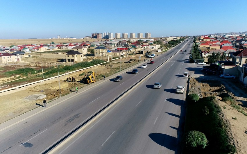 Bakı-Şamaxı-Yevlax yolunda daha bir yerüstü piyada keçidinin inşasına başlanılıb