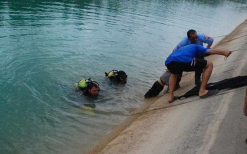 Житель Шамкира утонул во время купания в реке