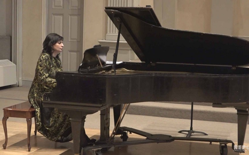 Azərbaycanlı pianoçu Nyu-Yorkda onlayn konsert verdi