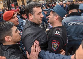 Ermənistanın Baş Prokurorluğu qarşısında toqquşmalar olub, saxlanılanlar var