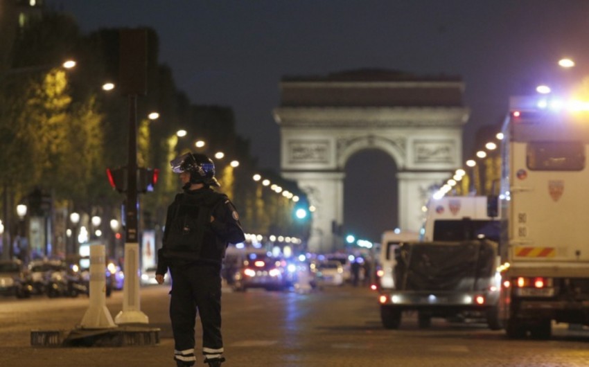 Мужчина открыл стрельбу по полицейским с балкона во Франции