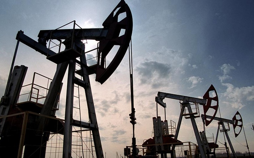Azerbaijani oil price declines on markets