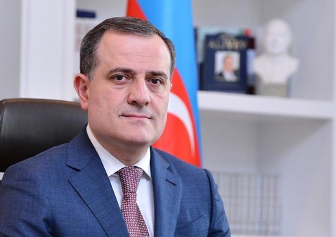 Глава МИД Азербайджана встретился с министром труда, занятости, ветеранов и соцзащиты Сербии