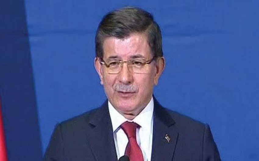Davutoğlu: Dünya İŞİD-ə qarşı göstərdiyi həmrəyliyi, PKK əleyhinə nümayiş etdirmir