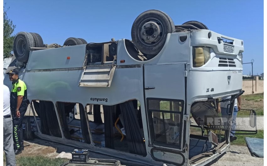 1 killed, 18 injured in bus crash on Baku-Sumgayit road