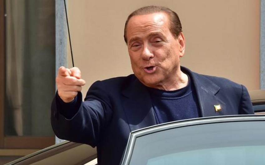​СМИ: Берлускони согласился продать 25% акций Милана