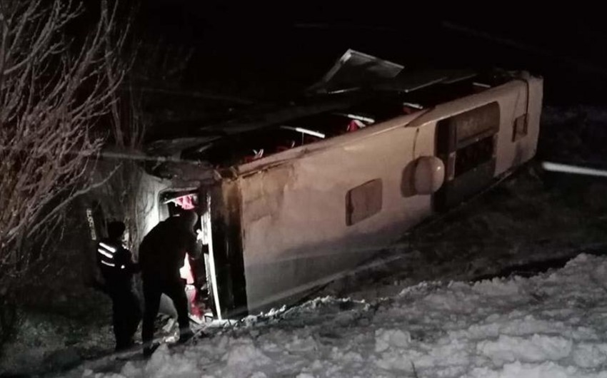 21 hurt in passenger bus crash in Turkey