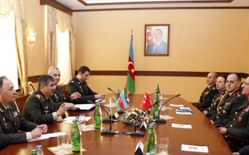 Состоялось обсуждение по вопросам расширения военного сотрудничества между Азербайджаном и Турцией