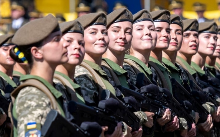 Ukrayna ordusunda xidmət edən qadınların sayı bəlli olub