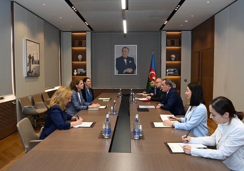 Джейхун Байрамов встретился с главой офиса МККК в Азербайджане