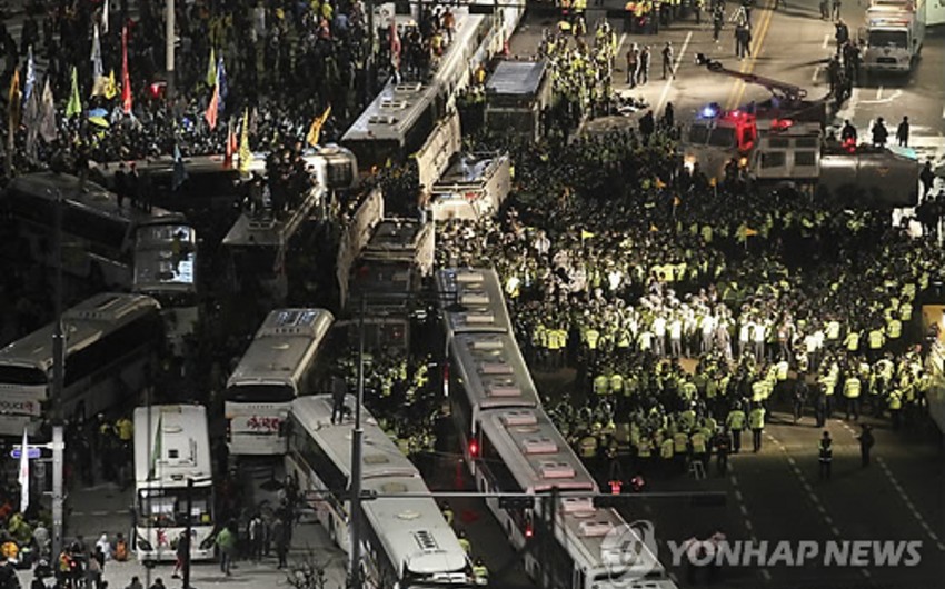 ​Более 70 полицейских пострадали в ходе беспорядков в Сеуле