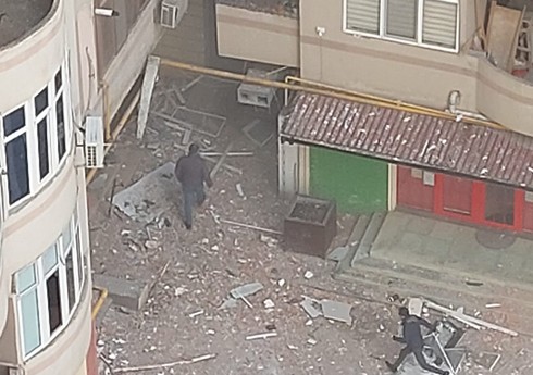 В Баку произошел сильный взрыв в жилом доме, есть погибший и раненые