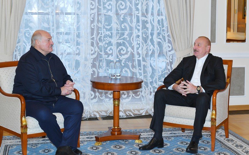 Prezident İlham Əliyev belaruslu həmkarı ilə görüşüb
