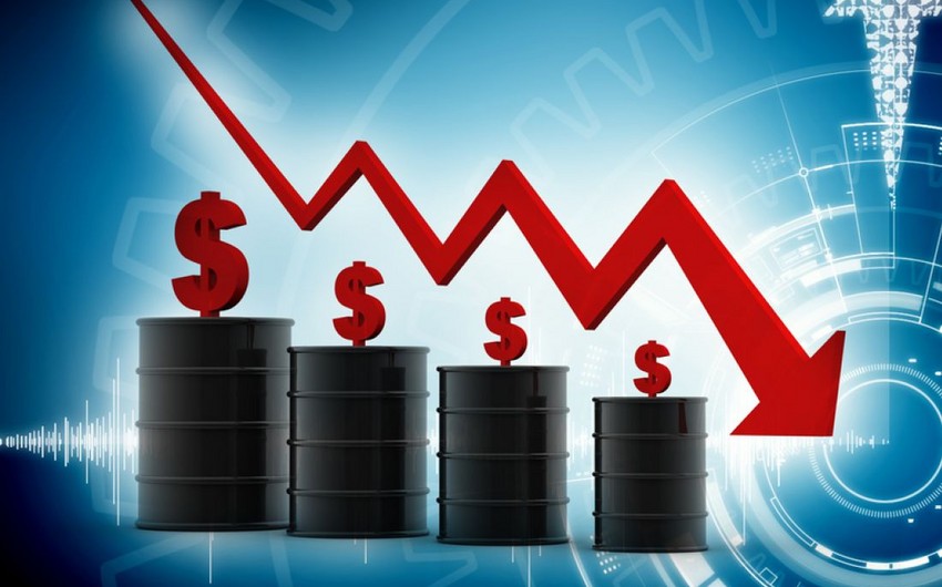 Azerbaijani oil price keeps declining 